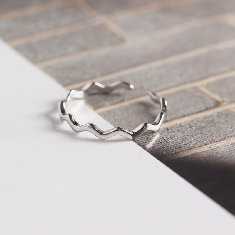 Wave-Shaped Ring
