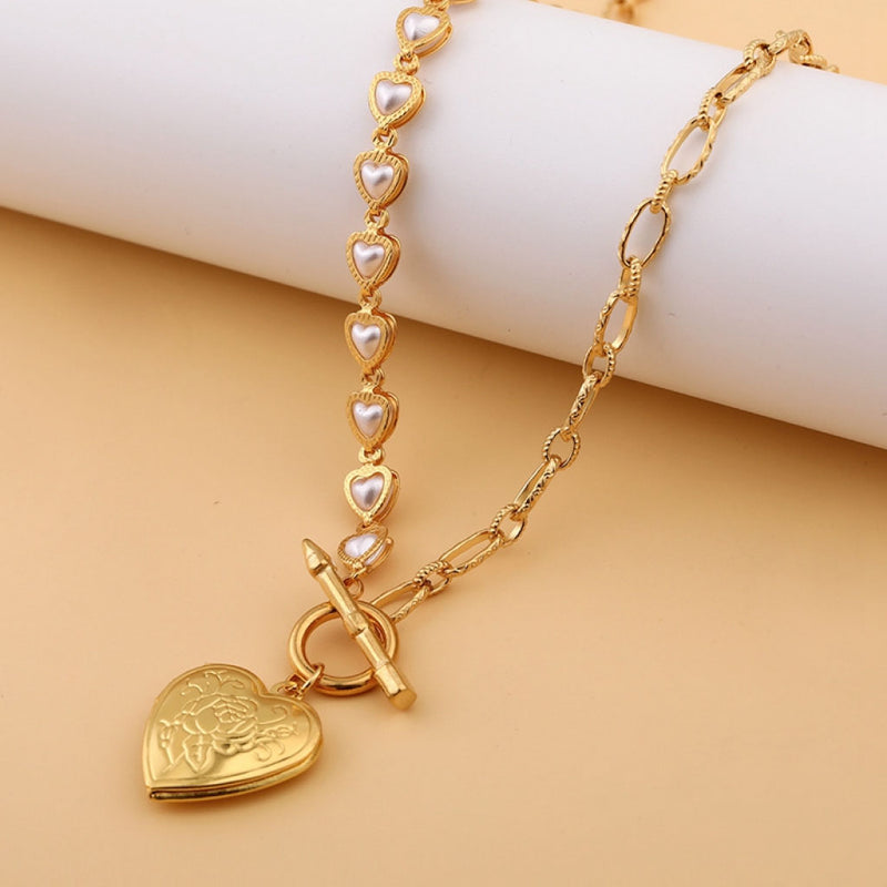 Gold Heart Pendant Necklace